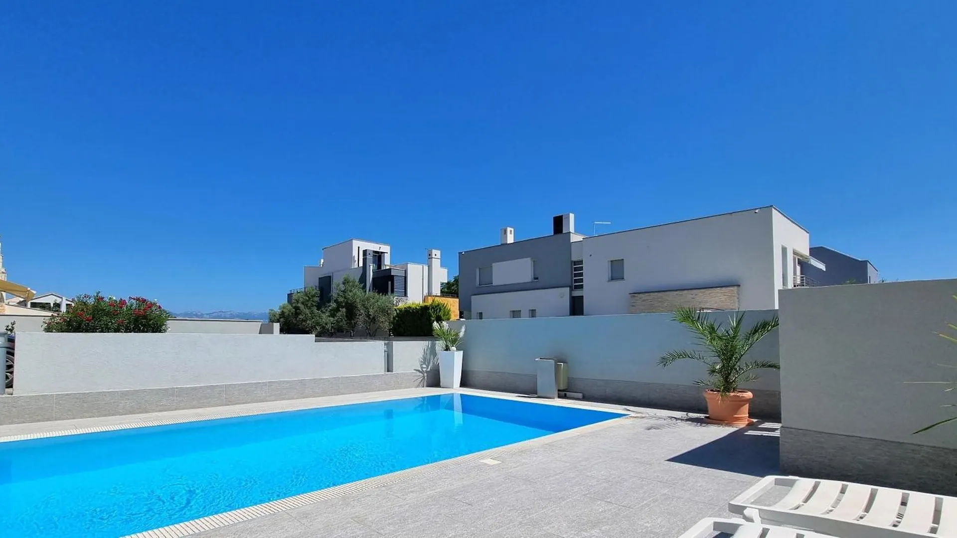 Bezaubernde Ferienwohnung Mit Gemeinsamem Pool Privlaka  Appartement